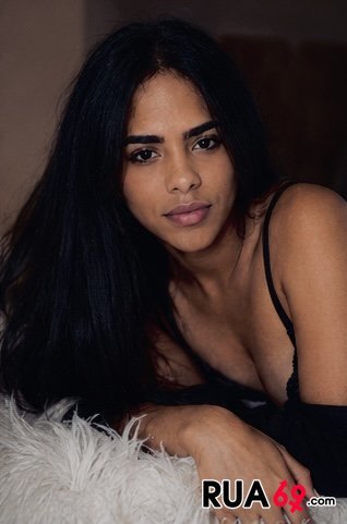Elisa Sanchez • Morena trans sensual e completamente viciant 317