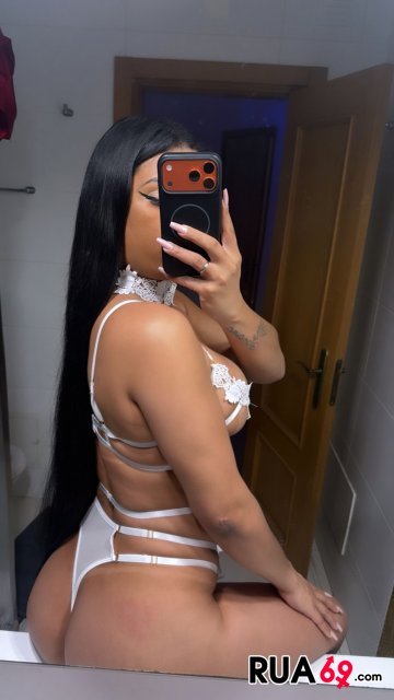 Laura 912784412 270