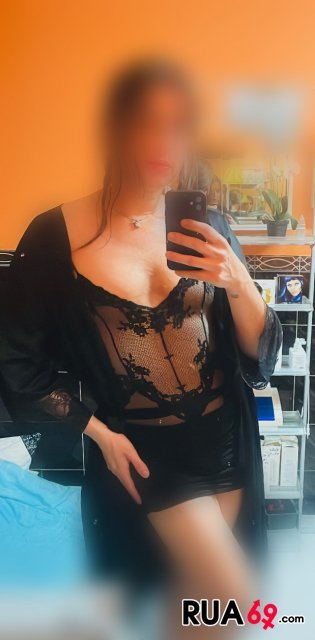 Isadora gostosa querendo sexo  236
