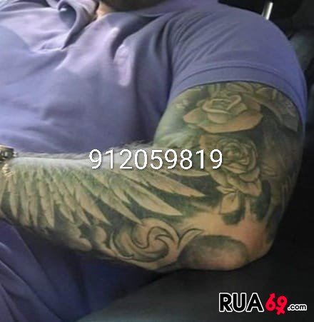 Homem faz massagem relaxamento em marquesa só a homens  440