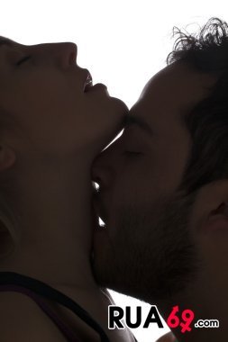 Homem procura mulher para momentos leves 253