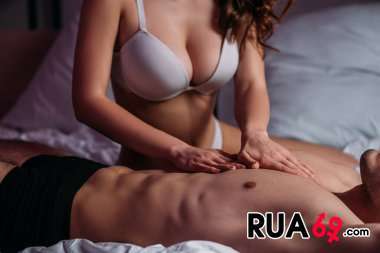Massagem erótica com finalização