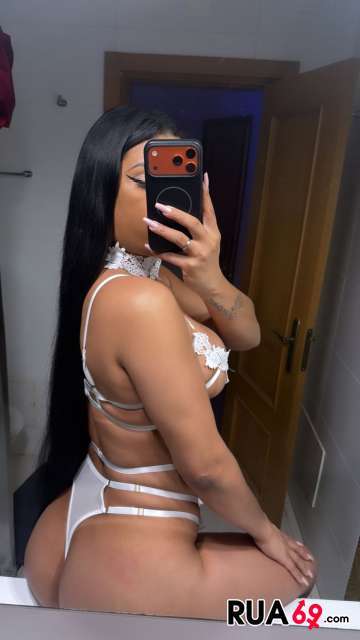 Laura 912784412 360