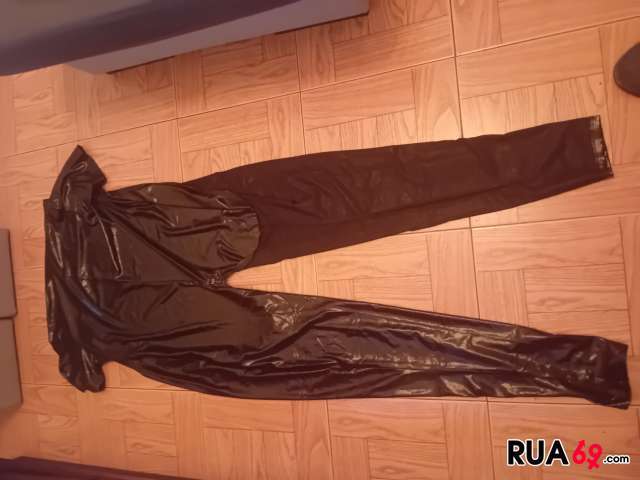 Vendo macacão estilo bdsm 640