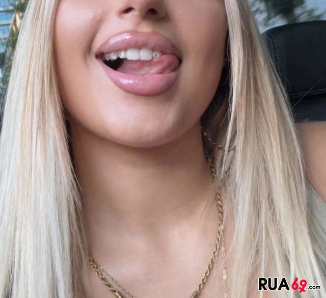 Loirinha de 30 anos gostosa sempre disponível 