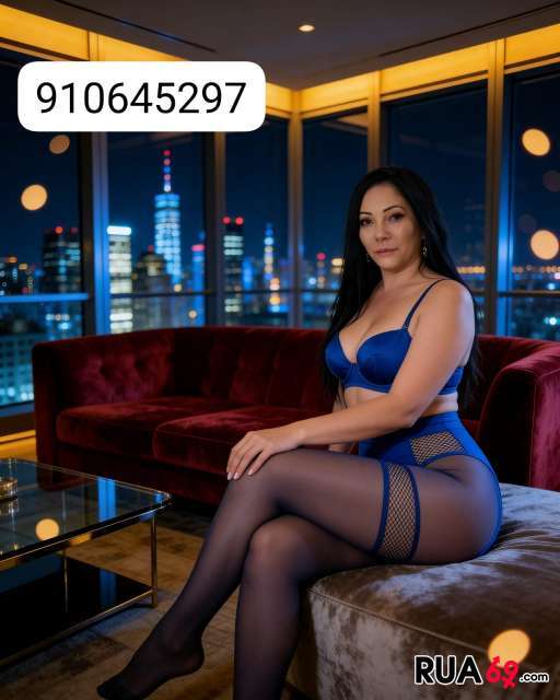 Laura Dominatrix 512