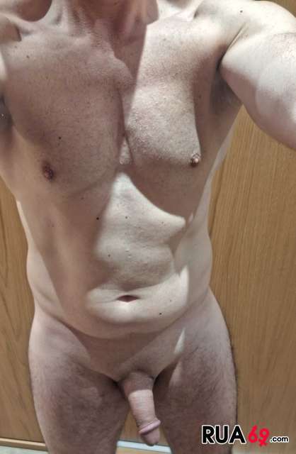 Procuro passivo que seja jovem, magro e depilado 418