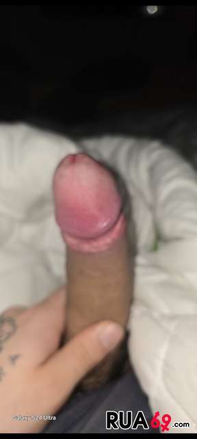 Rapaz 24 anos procuro mulheres WhatsApp 910103510 288