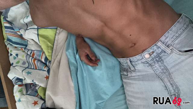 Jovem de 20 anos quero mulheres de qualquer idade  640