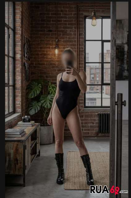 Sabrina loira espanhola vem conhecer me 424