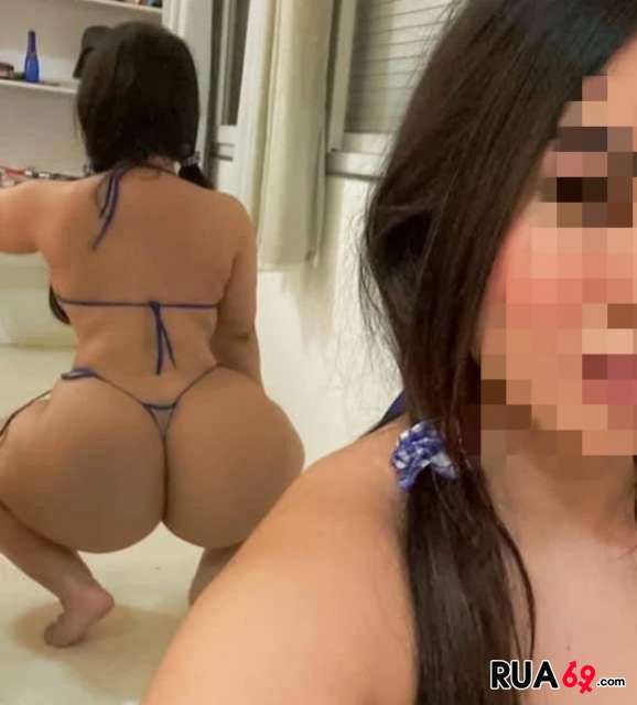 BAIXINHA GOSTOSA COM O CONINHA AO NATURAL  578
