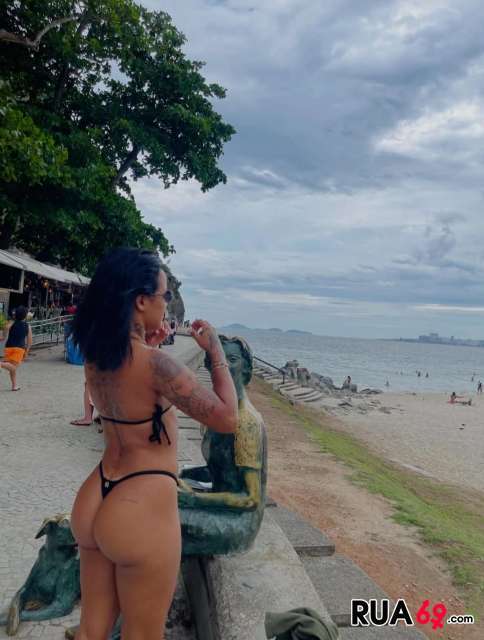 Aysha a tua morena boa companhia 484