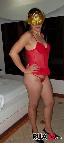 PROCURO SRA IDADE 40 AOS 60 271