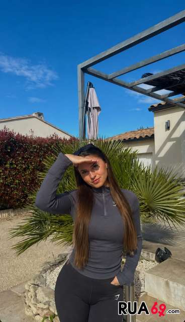 28 anos portuguesa  368