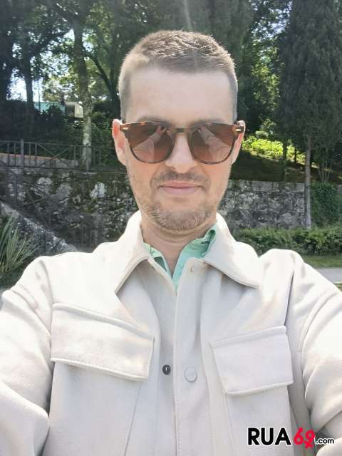 Tenho 38 anos hétero, casado gostaria de experime... 480