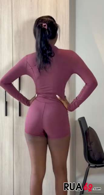 Menina 21 anos procura cuidador 343