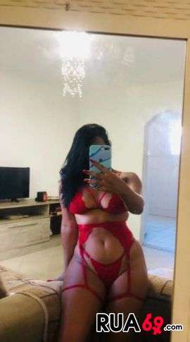 PORTUGUESA RABUDA GOSTOSA COM O CONINHA AO NATURAL 