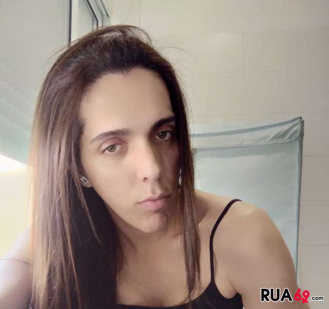 Travesti morena magrinha 640