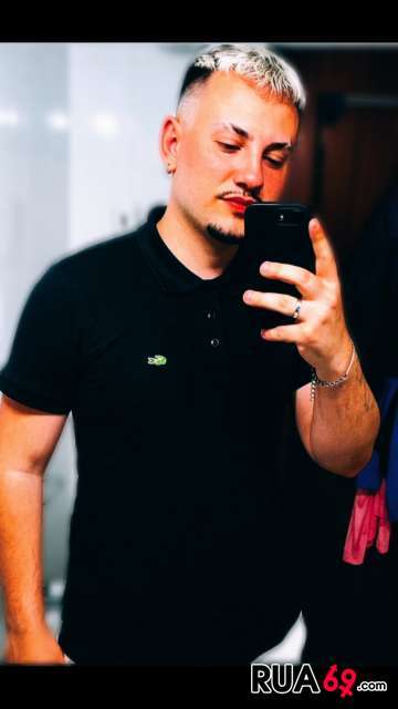 Homem de 26 anos aceita cona 360