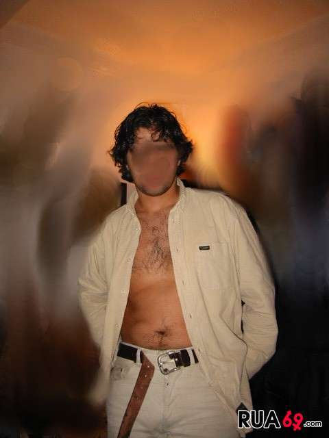 Procuro macho ativo com local 480
