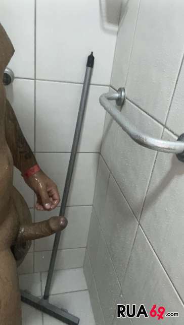 Jovem 26 anos procura menina/ mulher para bons momentos  364