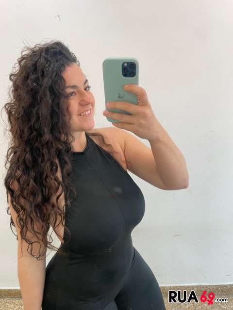 Ola sou menina de 24 anos e faço conteudos e show...