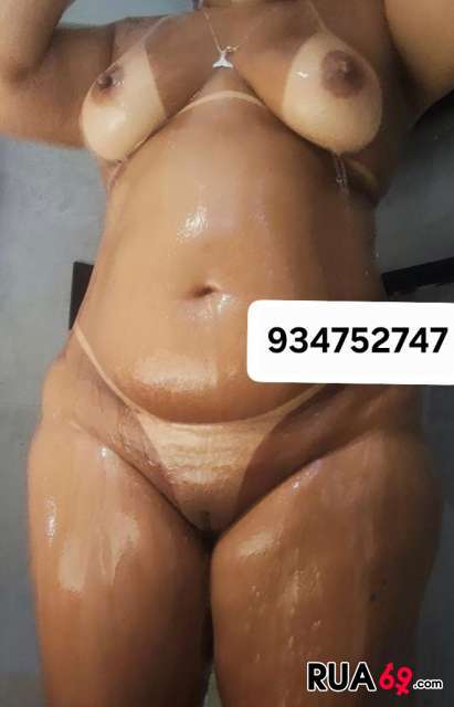 934752747 . Cinquentona peito xxl