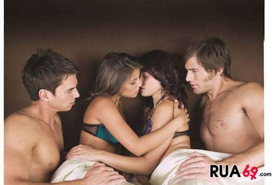 Casal procura casal para troca  547