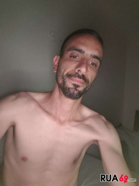 Procuro novinhas , mas até aos 60 aceito tbm