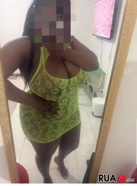 Gordinha peituda 965830326 473