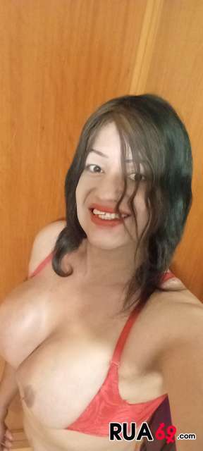Gatinha louca pra mamar 288