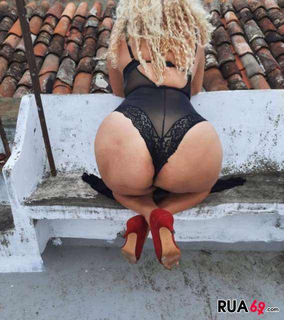 1VEZ BIA LOIRAÇA RABINHO INSACIÁVEL MALUQUINHA POR LEITE massagem com acessórios. 24horas 9627121 568