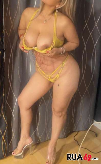 Loira exótica  394