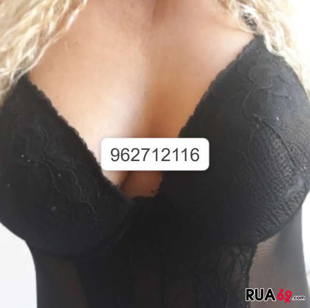1ª VEZ Bia loiraça do rabinho insaciavel, maluquinha por leite, massagens com acessorios, trabalho 640