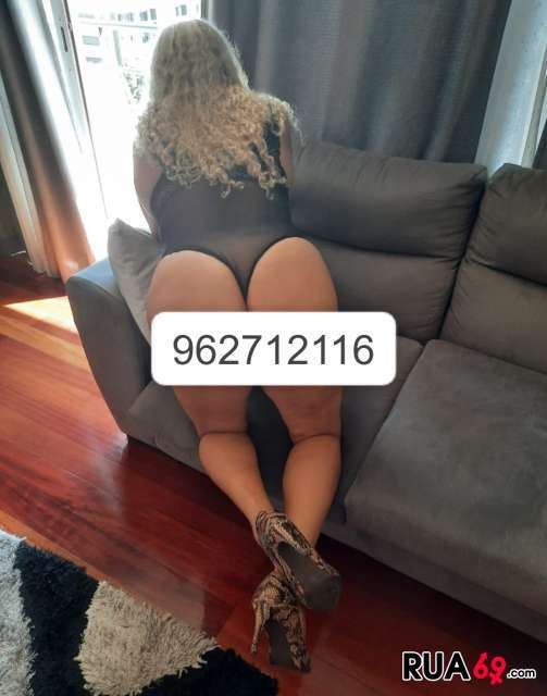 1ª VEZ Bia loiraça do rabinho insaciavel, maluquinha por leite, massagens com acessorios, trabalho 503