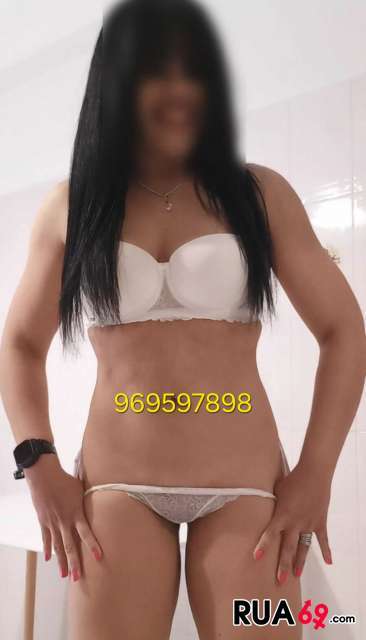 A adorável cam girl!  366