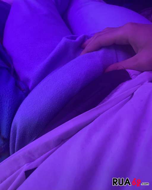 Jovem procura mulher jovem  512