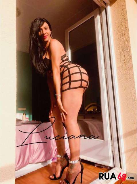 Latina caliente 477