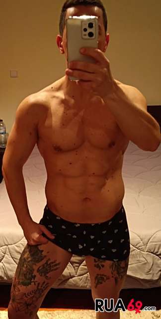 HOMEM EDUCADO, DISCRETO, RESERVADO, BONITO E CHEIROSO! 910066777 324