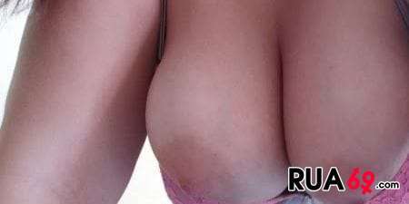 Nua ou em topless ... Glory hole  450