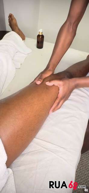 Permita-se desacelerar e cuidar do corpo em um amb... 295