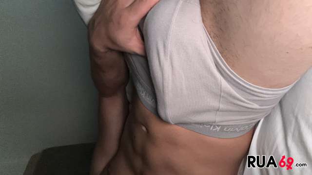 Jovem tesudo a procura de mulheres 640