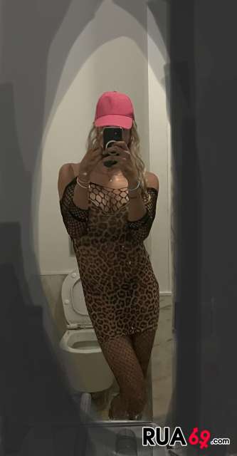 Novinha magrinha sexy procura maduro machão  333