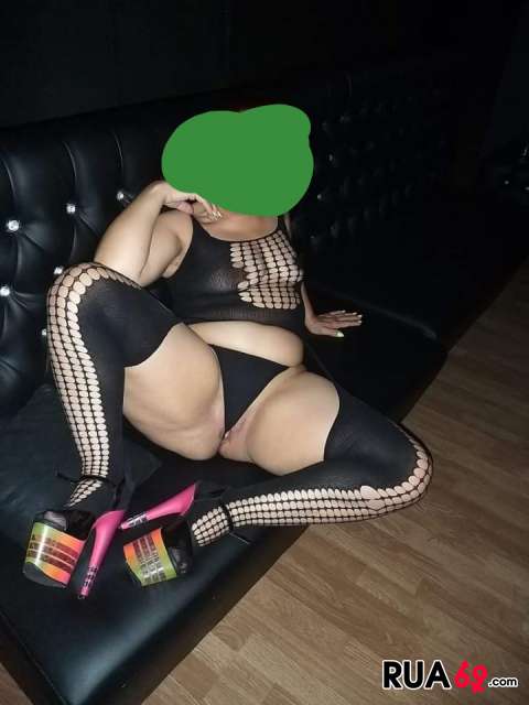 UMA PUTINHA TESUDA E MUITO GULOSA LIGA....... 480