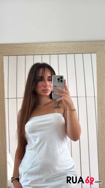 Novinha procura homens em troco de € 360