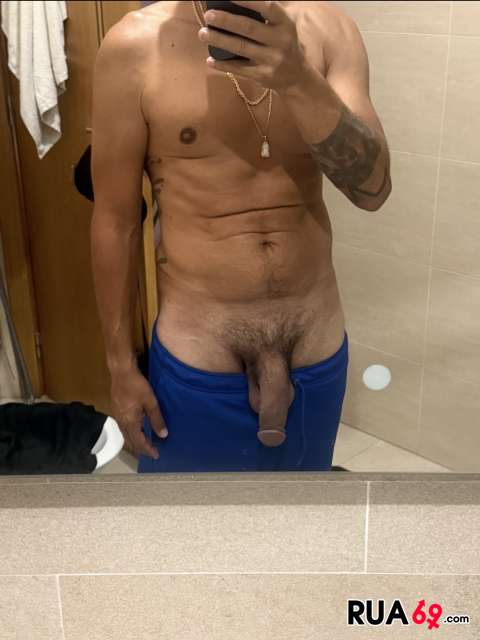 Homem para mulheres ou casais 480