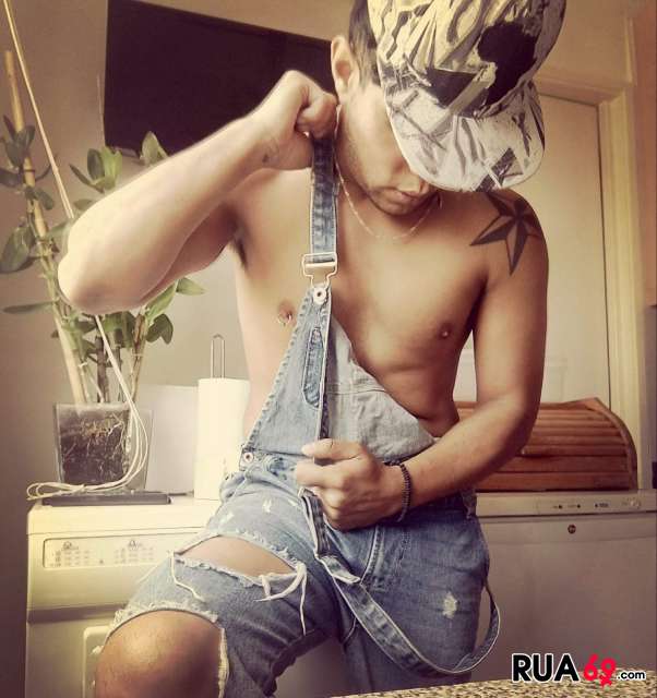 Massagista gostoso . 935405633 602