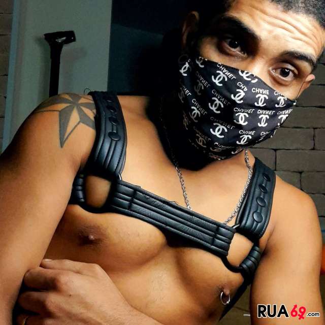 Massagista gostoso . 935405633 640